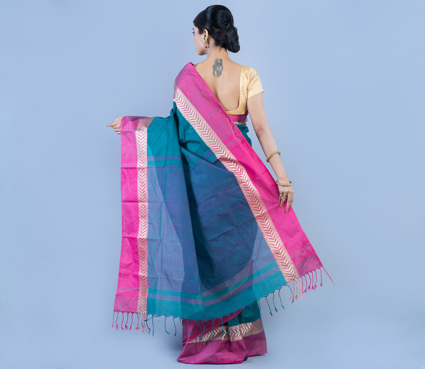 Handloom Tant Saree - Green with Pink Par - ArtisanSoul