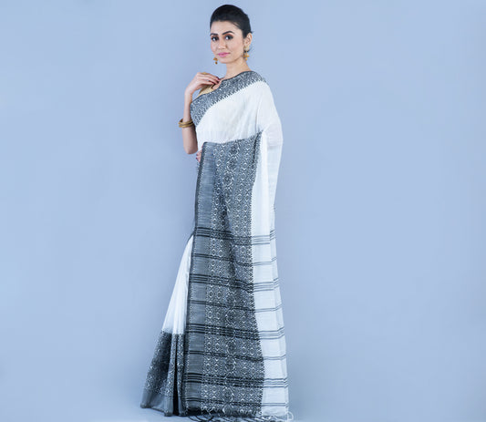 Handloom Saree White with Black Paar - ArtisanSoul