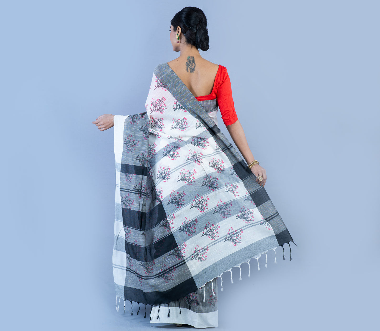 Handloom Cotton Saree - Black & White - ArtisanSoul