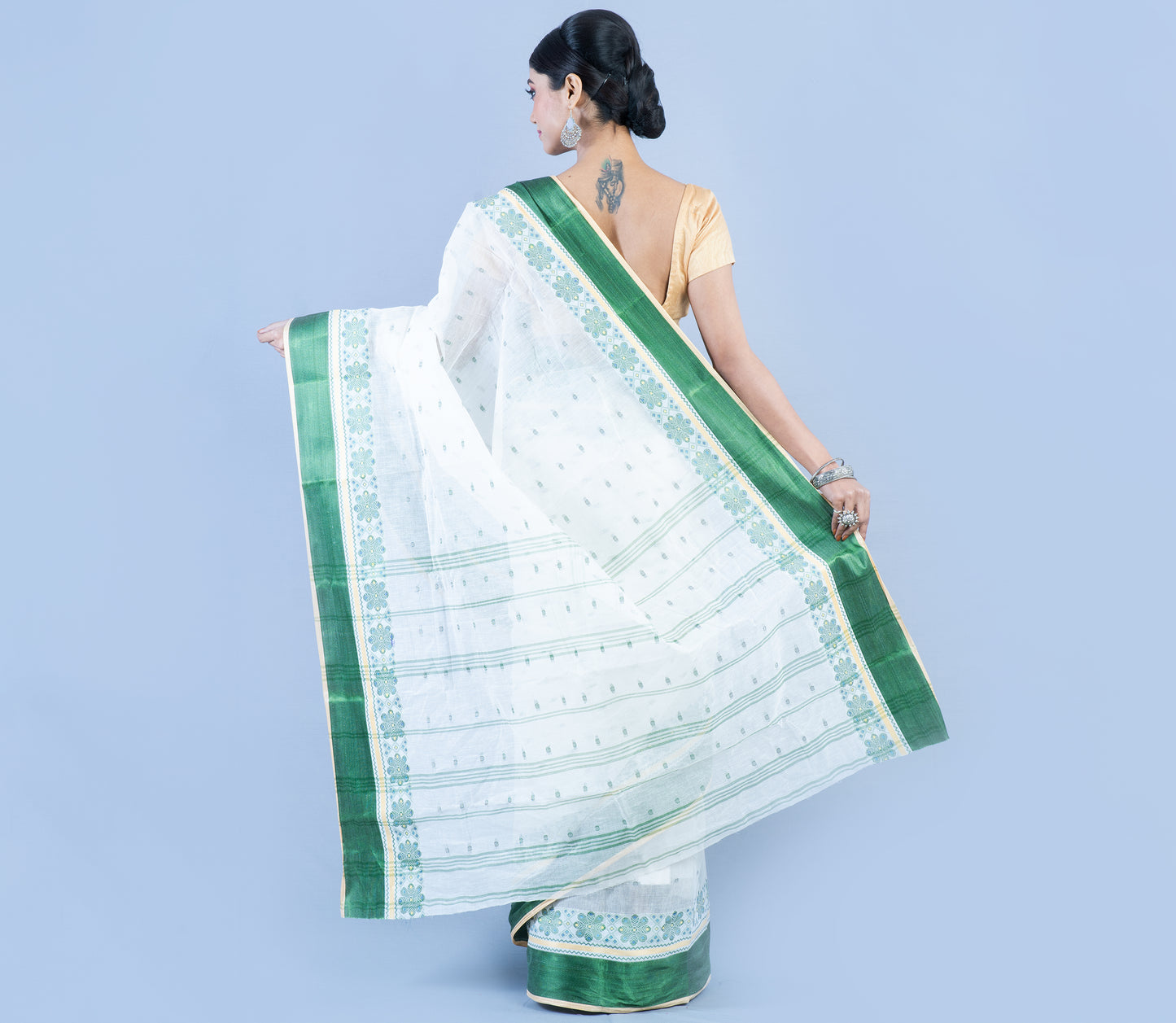 Handloom Tant Saree - Green On White - ArtisanSoul
