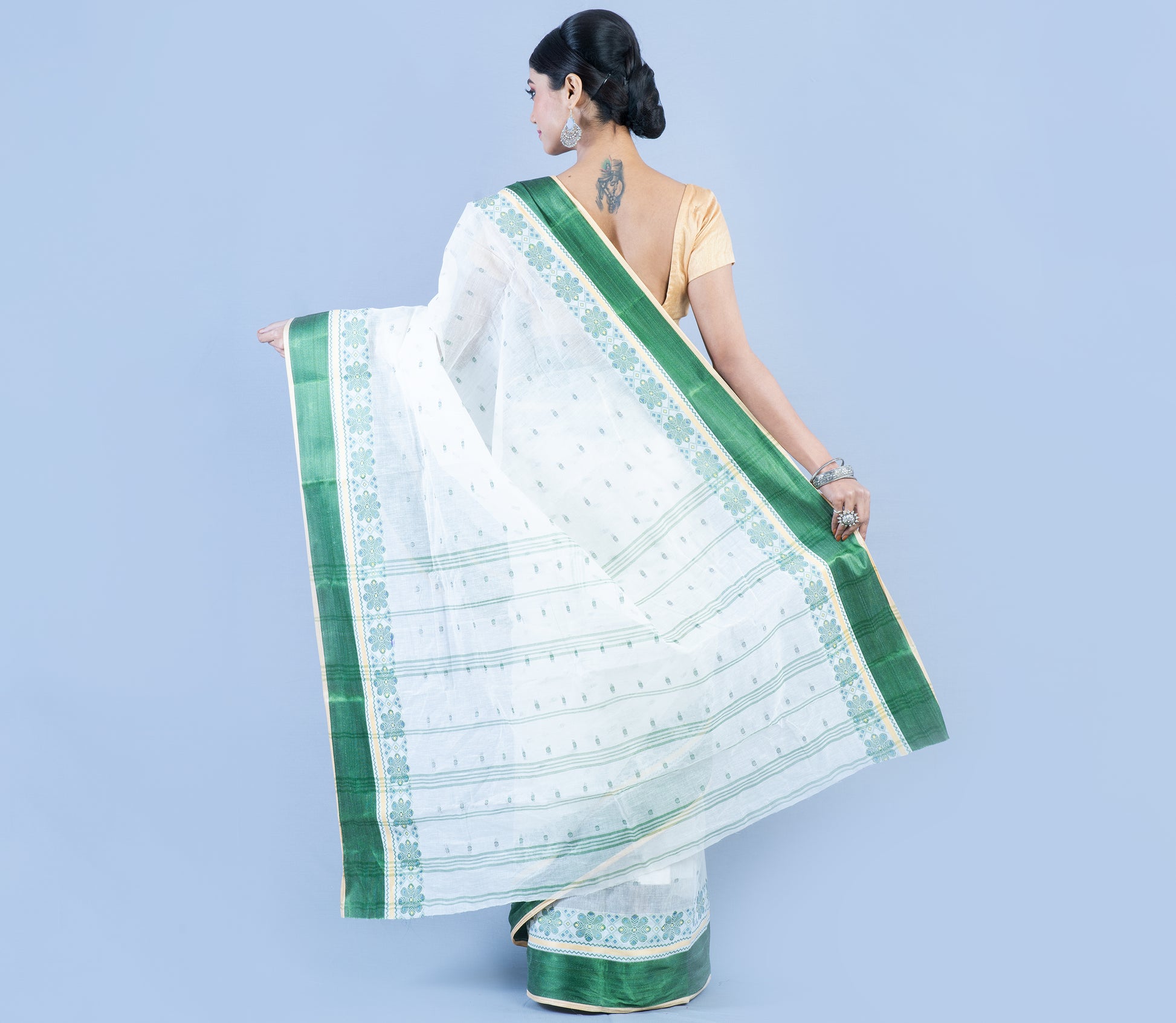 Handloom Tant Saree - Green On White - ArtisanSoul