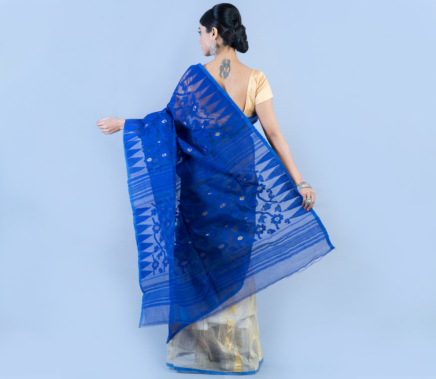 Handloom Jamdani Saree - Blue & White - ArtisanSoul