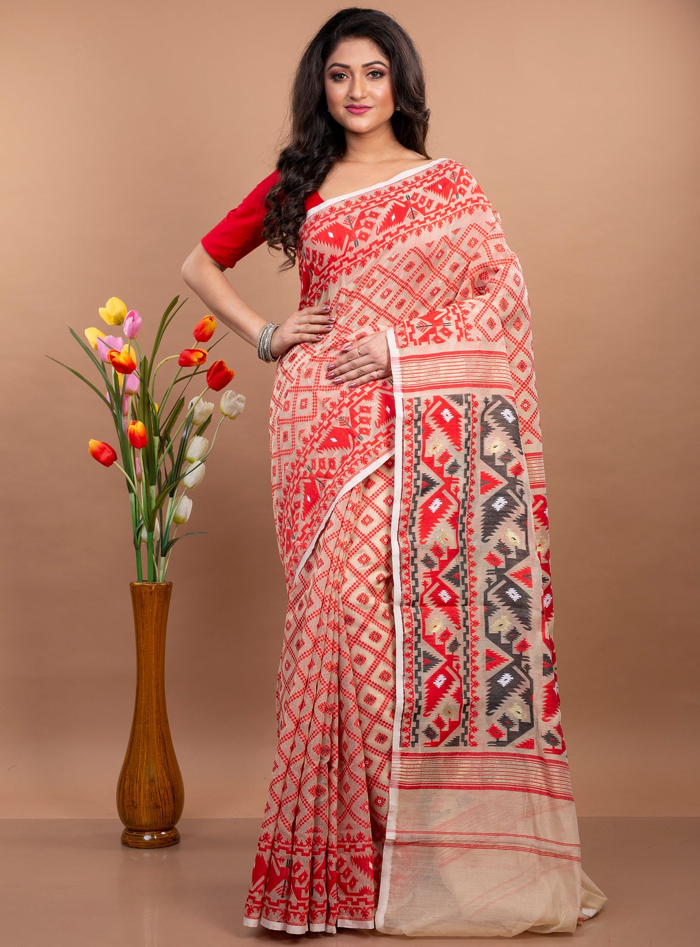 Handloom Jamdani Saree - Red on Off white - ArtisanSoul