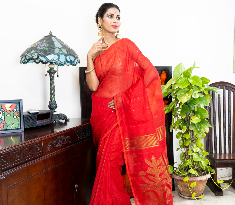 Red Chumki-Kaj Handloom Saree - ArtisanSoul