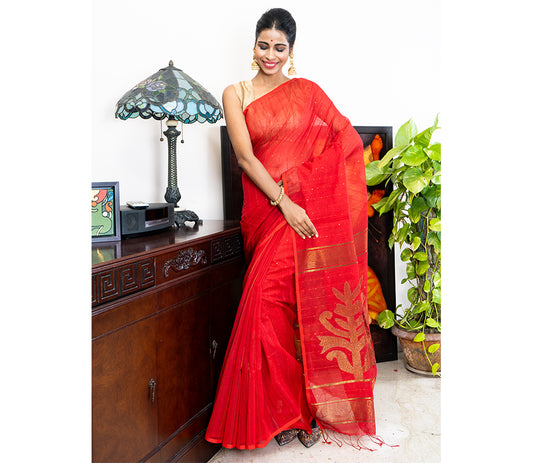 Red Chumki-Kaj Handloom Saree - ArtisanSoul