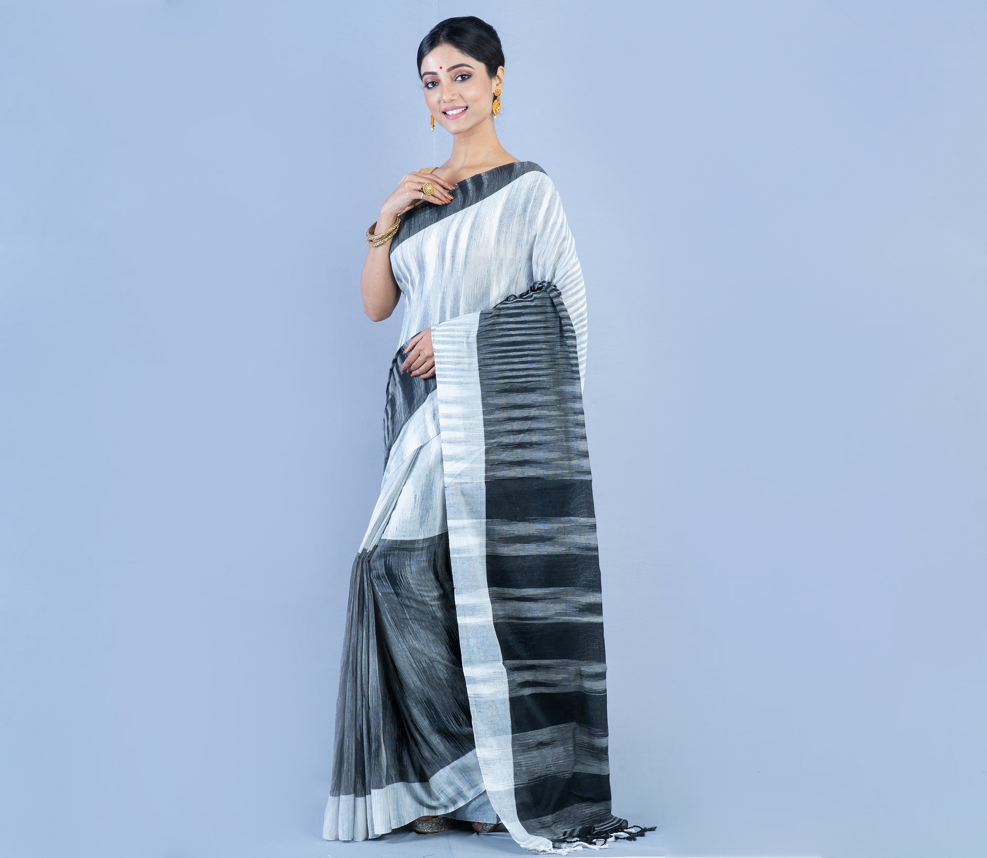 Handloom Cotton Saree - White & Black - ArtisanSoul