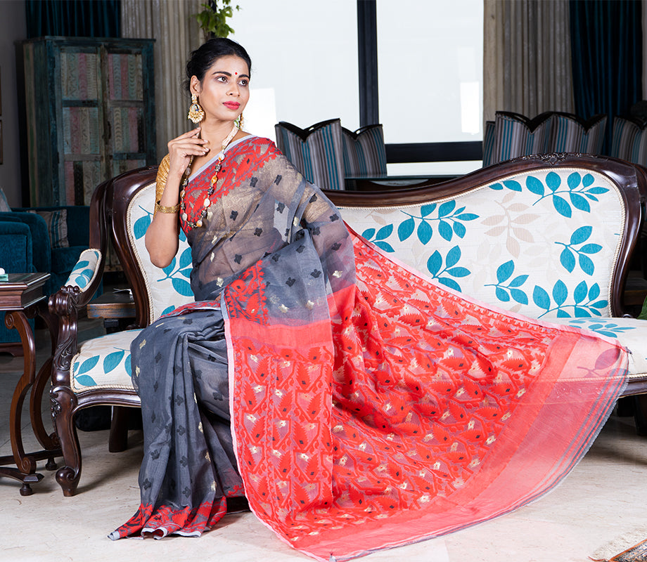 Grey Traditional Zari Woven Detailed Saree In Silk 4866SR04