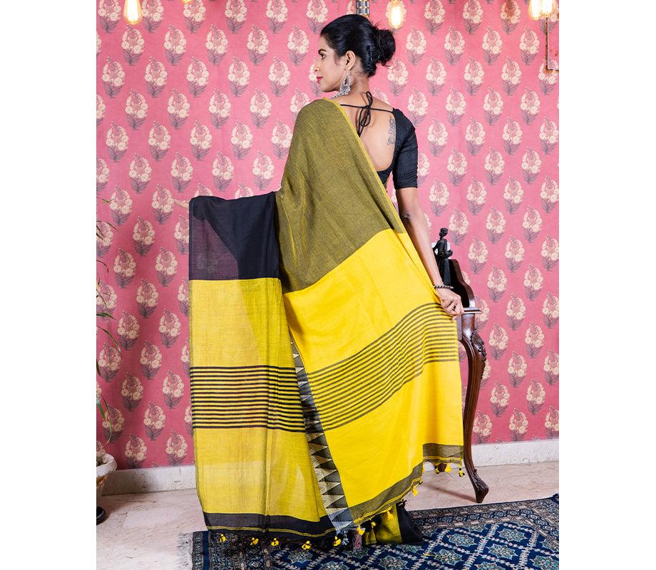 Buy Gugaliya Women Smart Yellow Cotton Blend, Art Silk Saree Online at Best  Prices in India - JioMart.