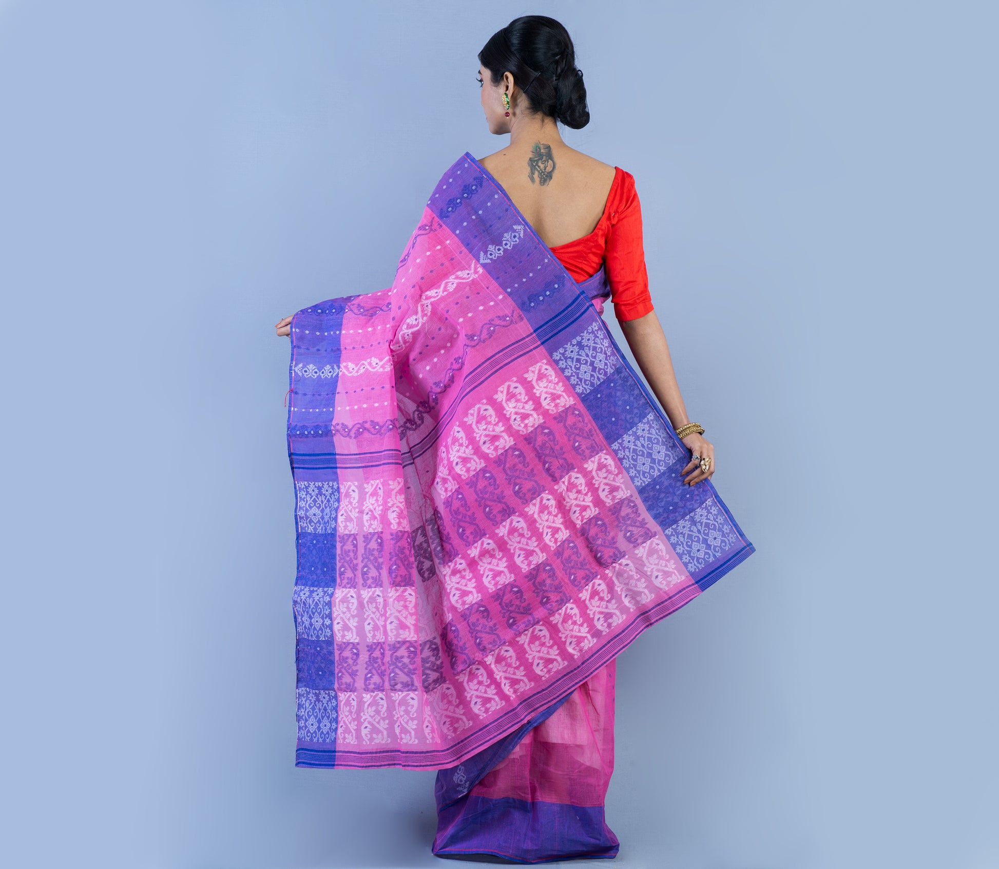 Handloom Jamdani Saree - Blue & White On Pinlk - ArtisanSoul