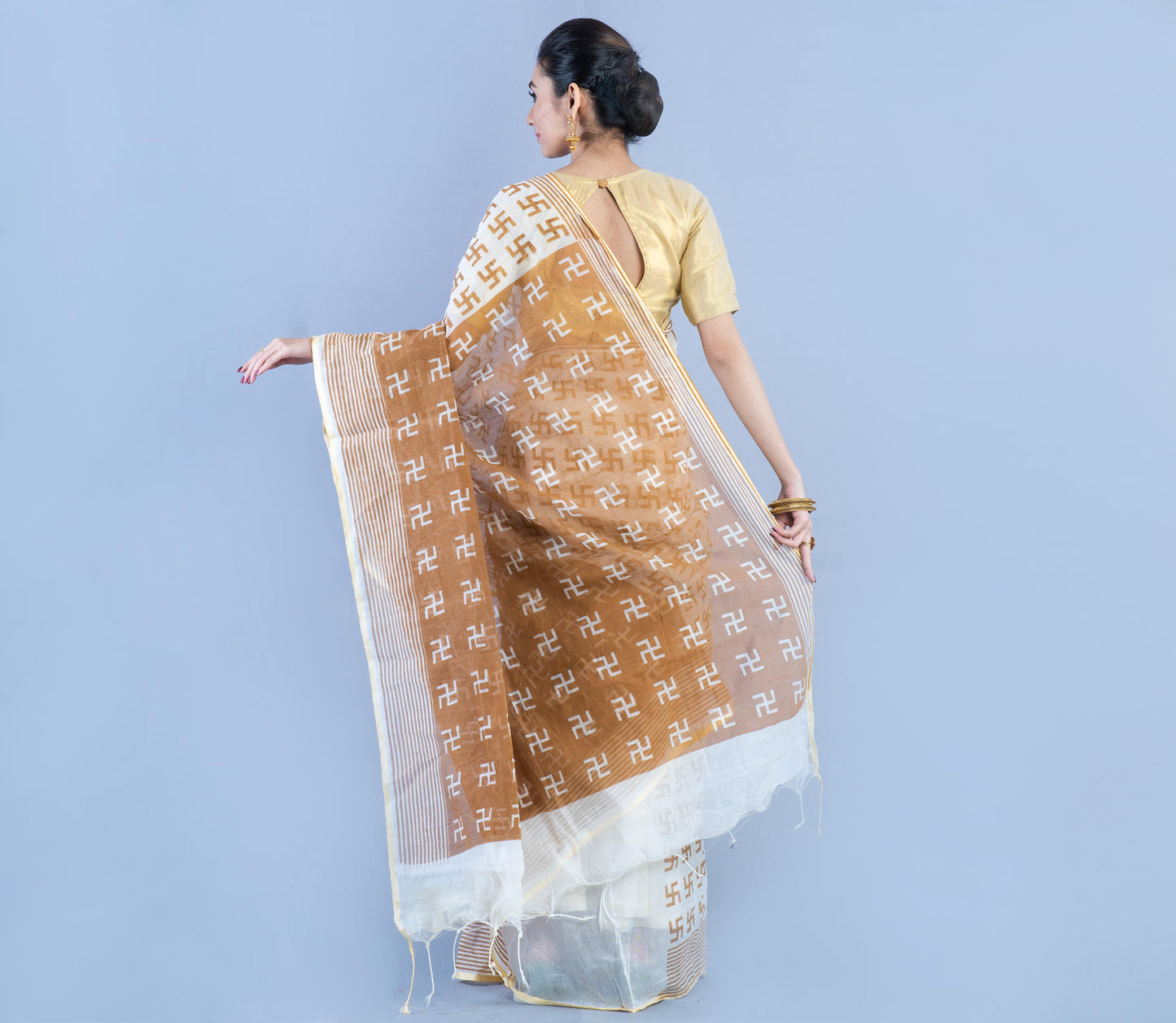 Handloom Printed Saree - White & Golden - ArtisanSoul
