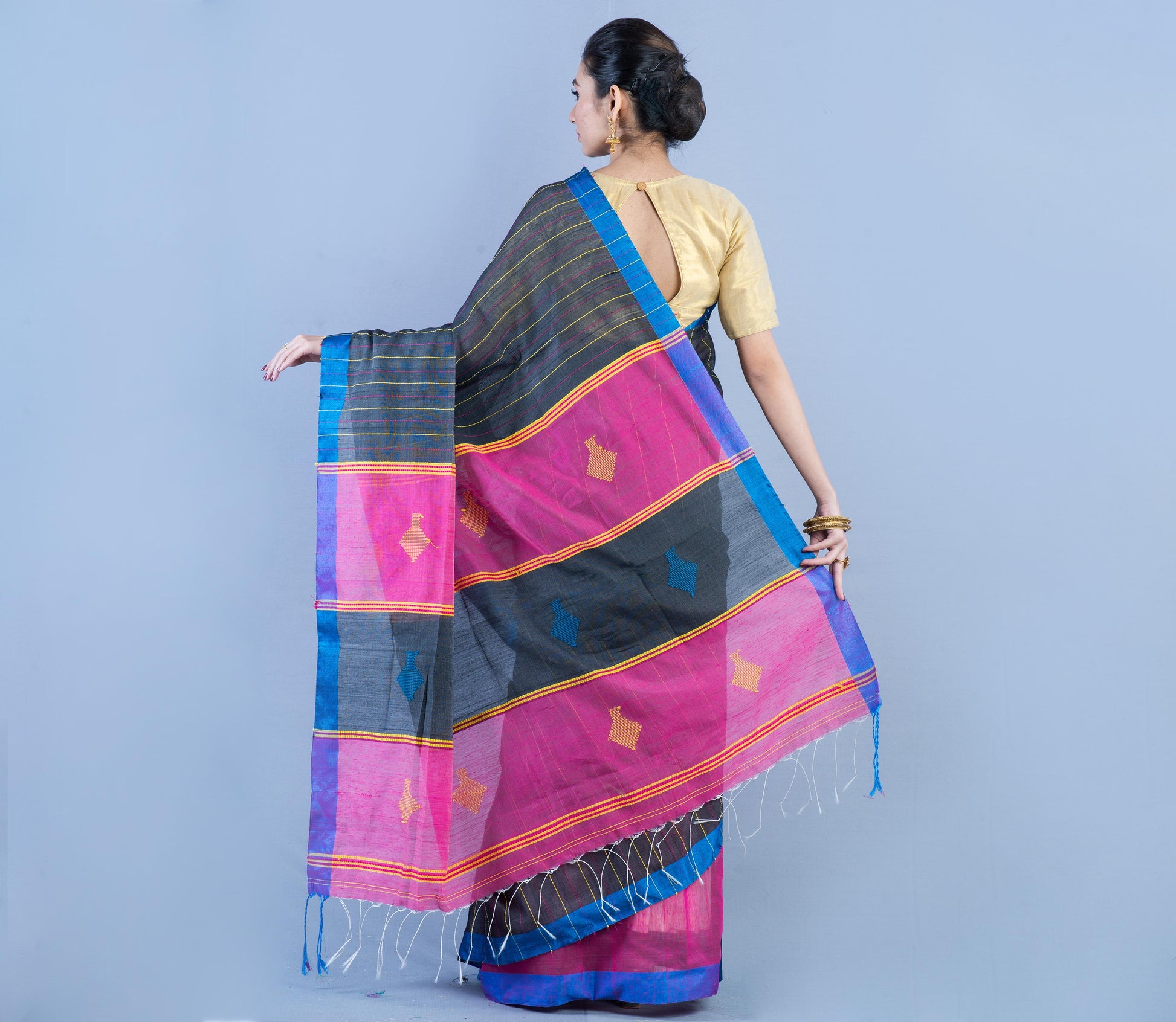 Handloom Cotton Silk Saree - Dark Gray With Pink Anchal - ArtisanSoul