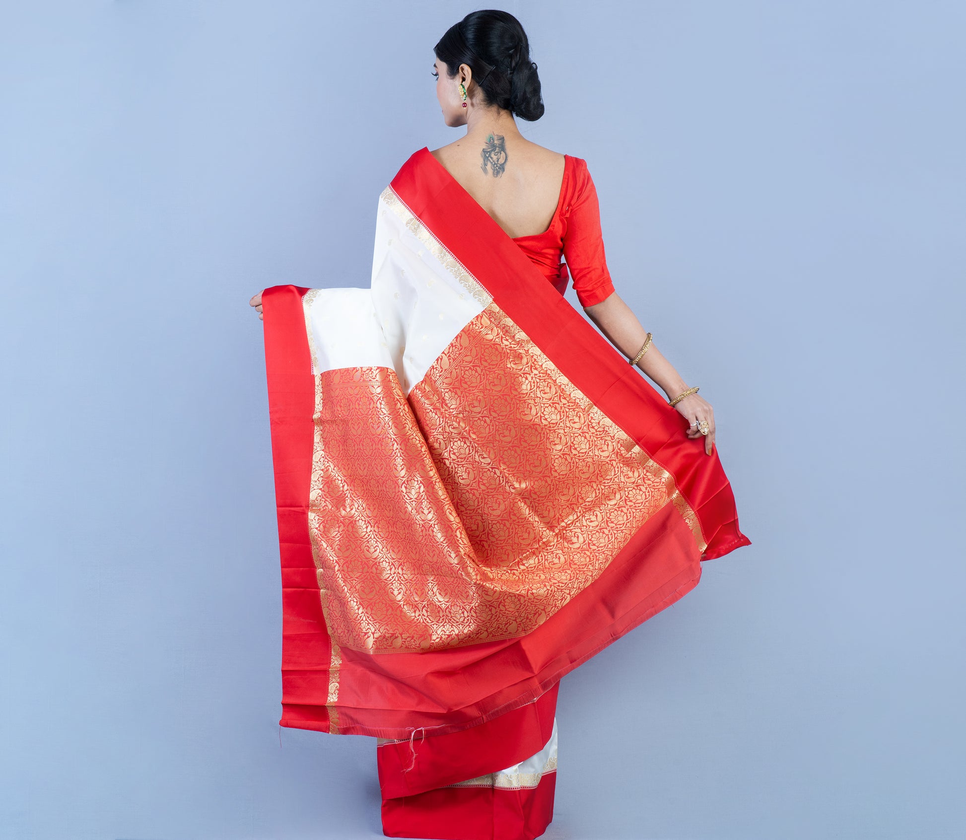 Handloom Garod Saree - White with Red Par & Anchal - ArtisanSoul