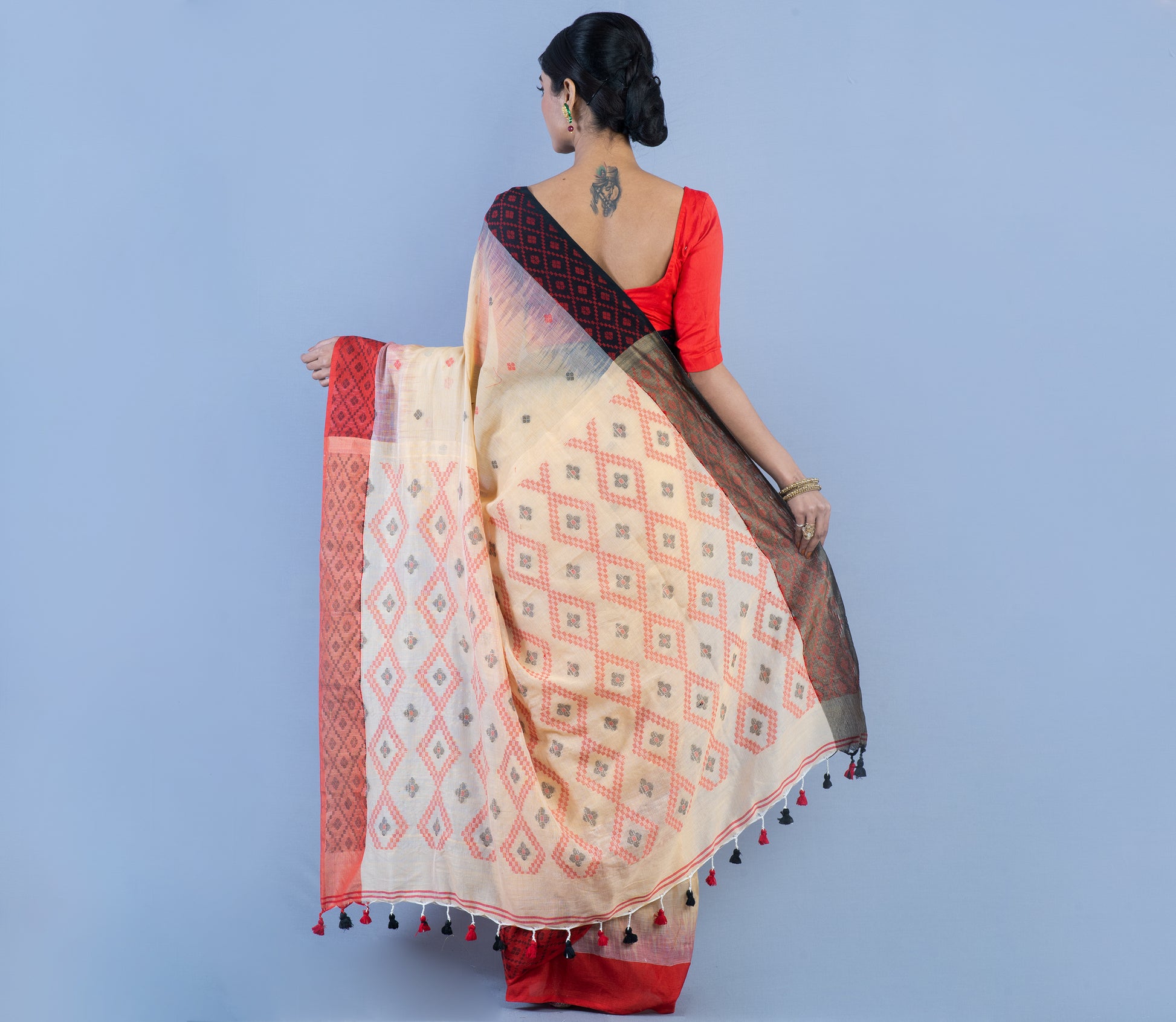 Neemki Kaj On Handloom Saree - Maroon & Black Par On Vanilla Color - ArtisanSoul