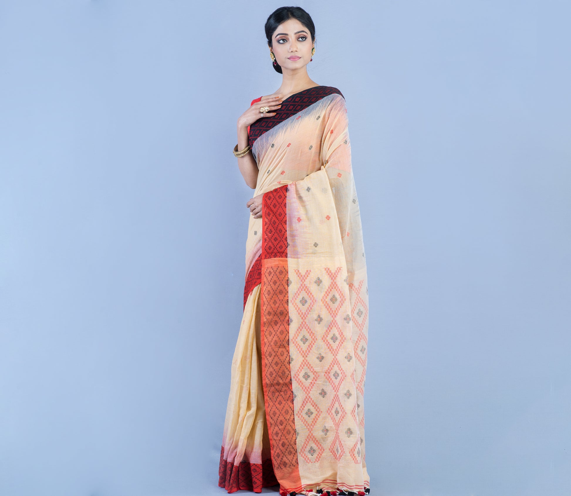 Neemki Kaj On Handloom Saree - Maroon & Black Par On Vanilla Color - ArtisanSoul