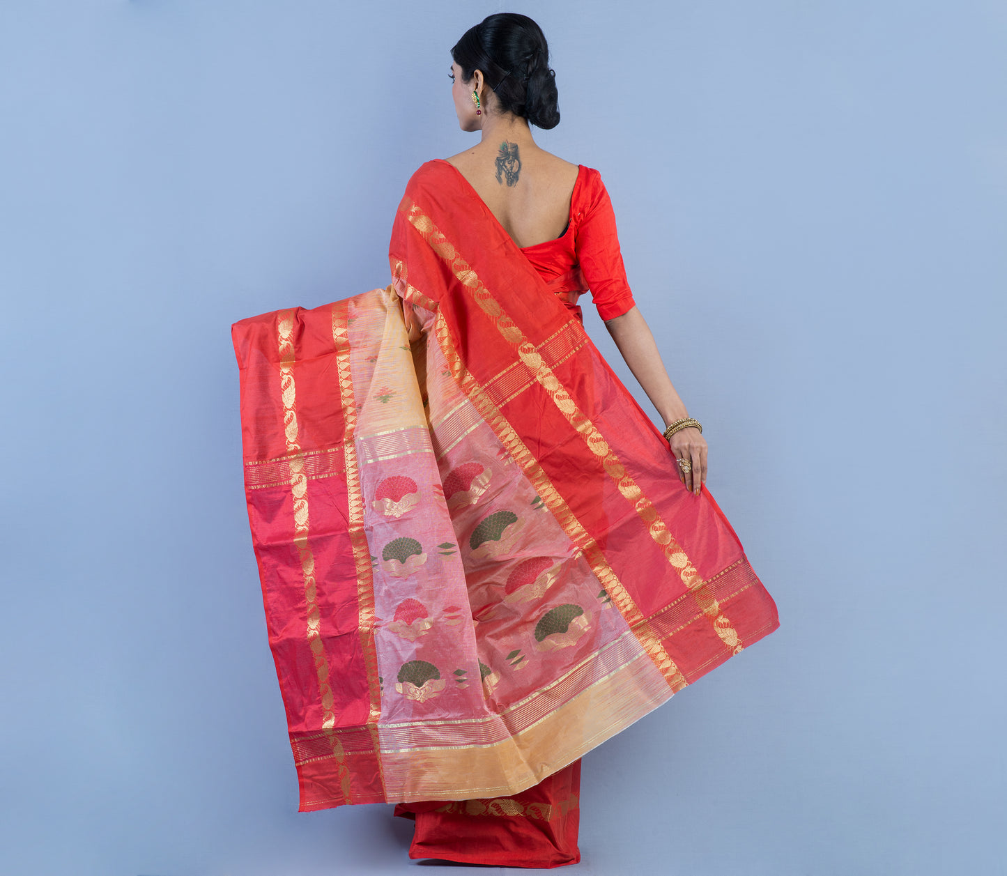 Handloom Tant Saree - Red and Vanilla - ArtisanSoul