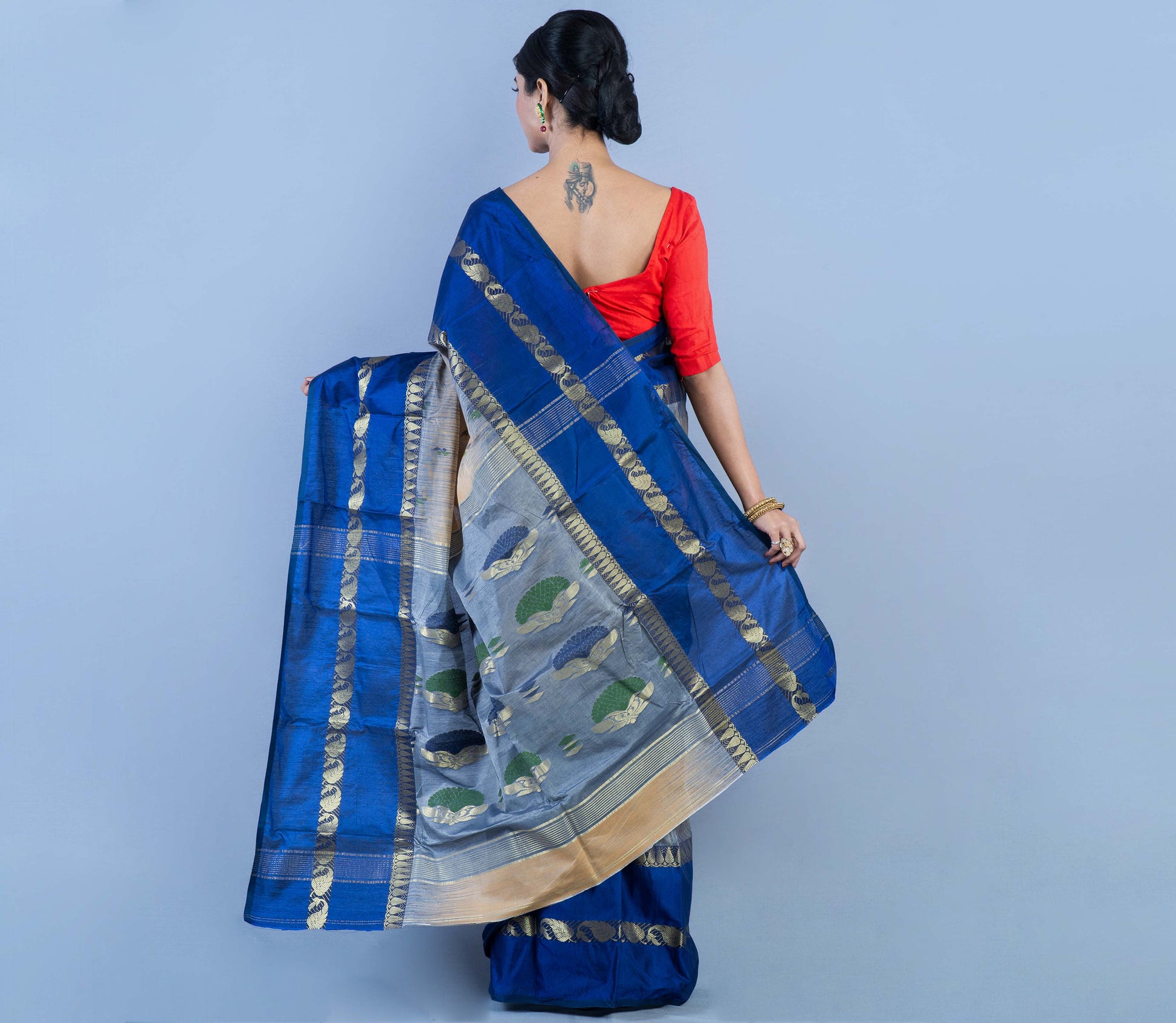 Handloom Tant Saree - Navy Blue and Vanilla - ArtisanSoul