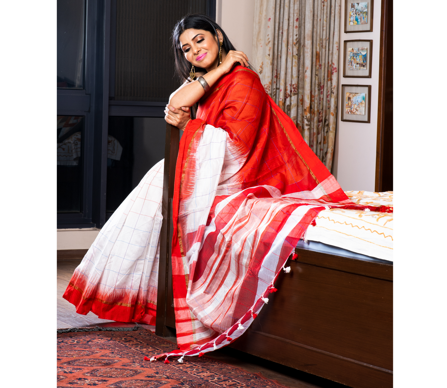 Handloom Saree - Red & White