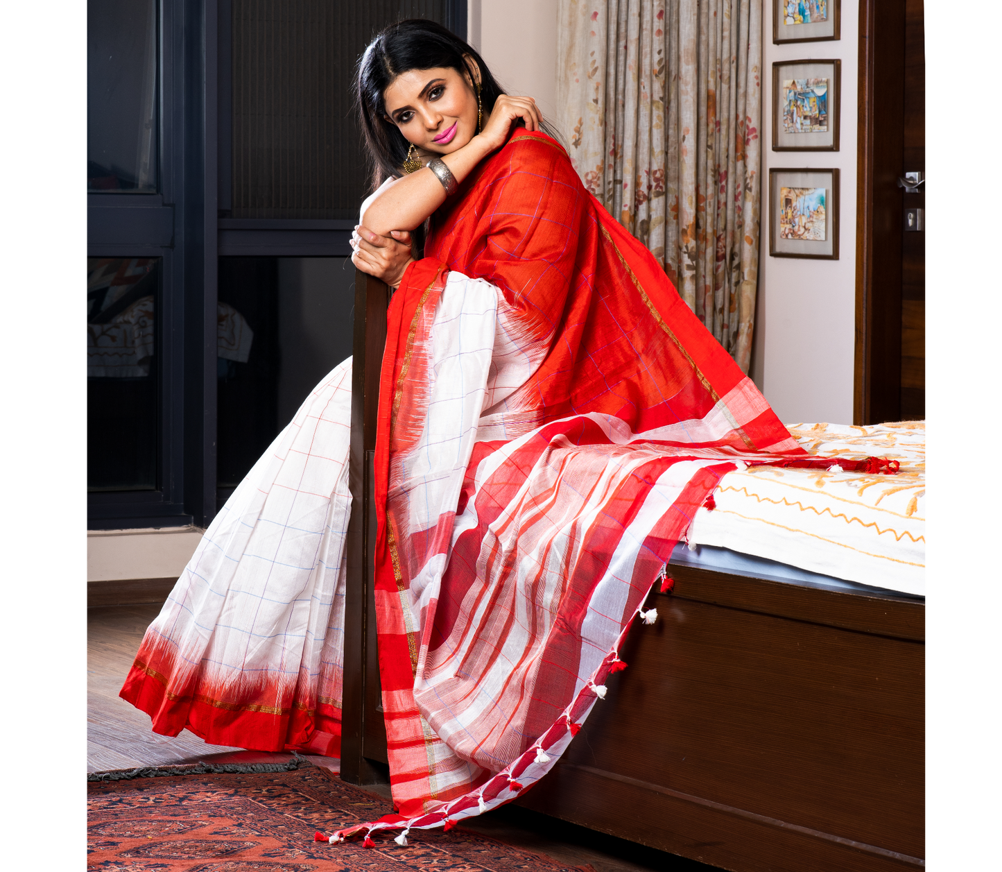 Handloom Saree - Red & White