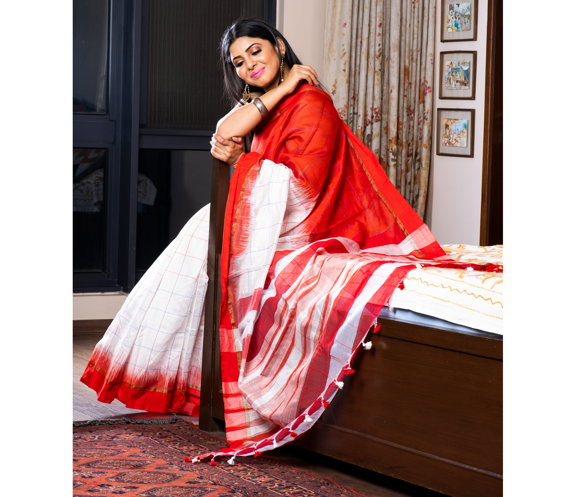 Off-White Red Border Soft Handloom Cotton Saree – Balaram Saha