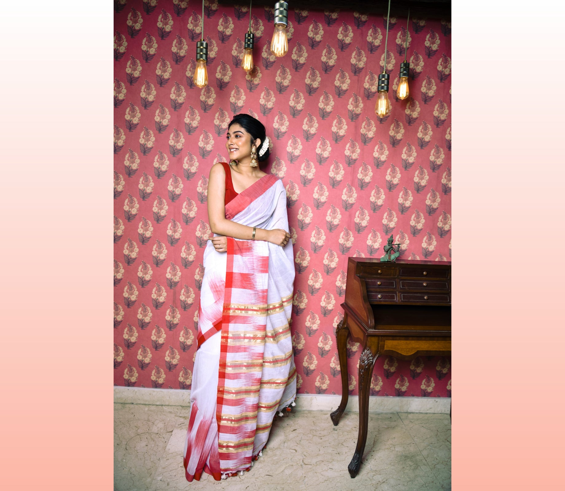 Buy Prova Boutique Printed Handloom Cotton Blend Red, White Sarees Online @  Best Price In India | Flipkart.com