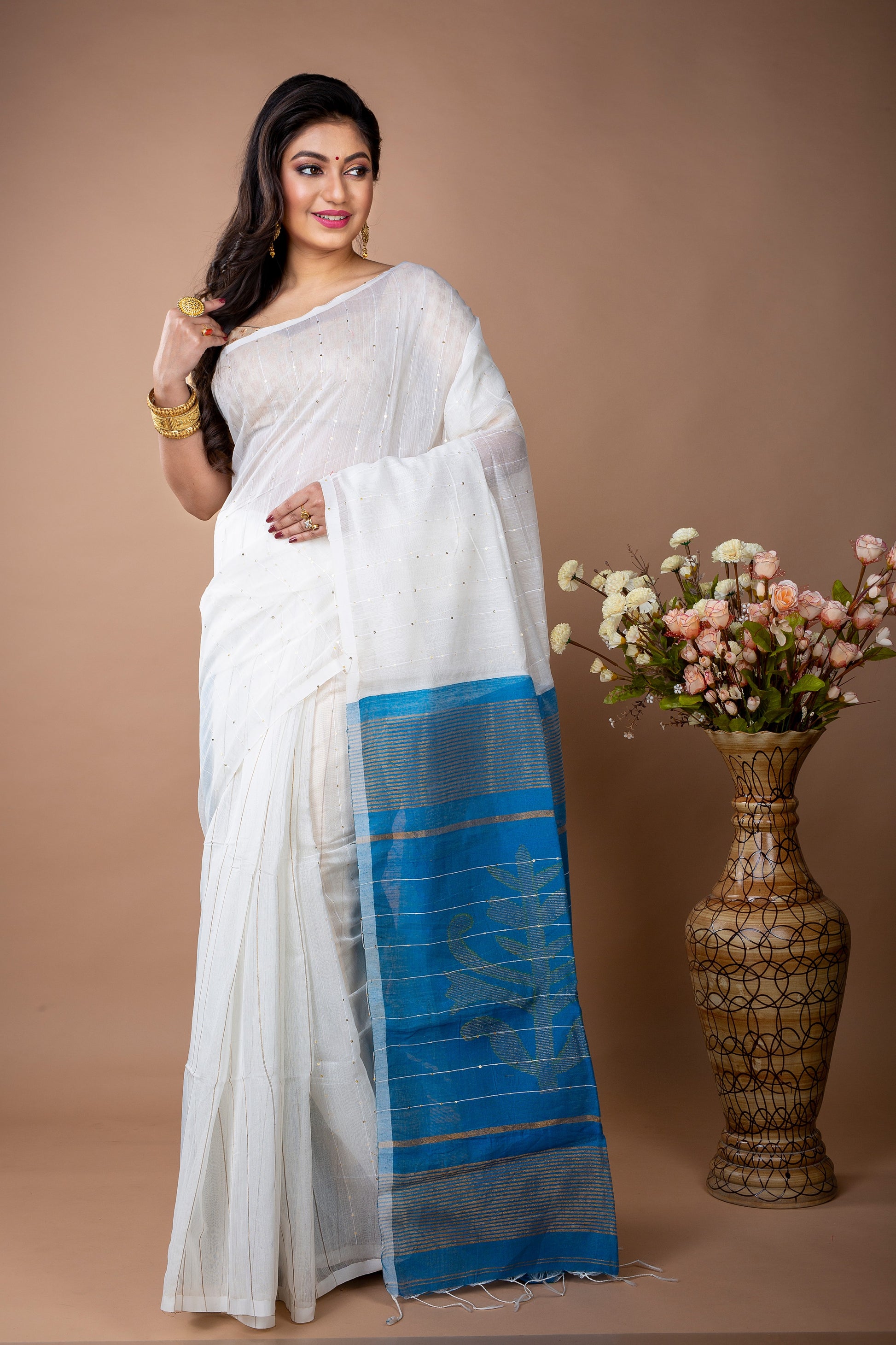 White 'Chumki-Kaj' Handloom Saree with Blue Anchal - ArtisanSoul