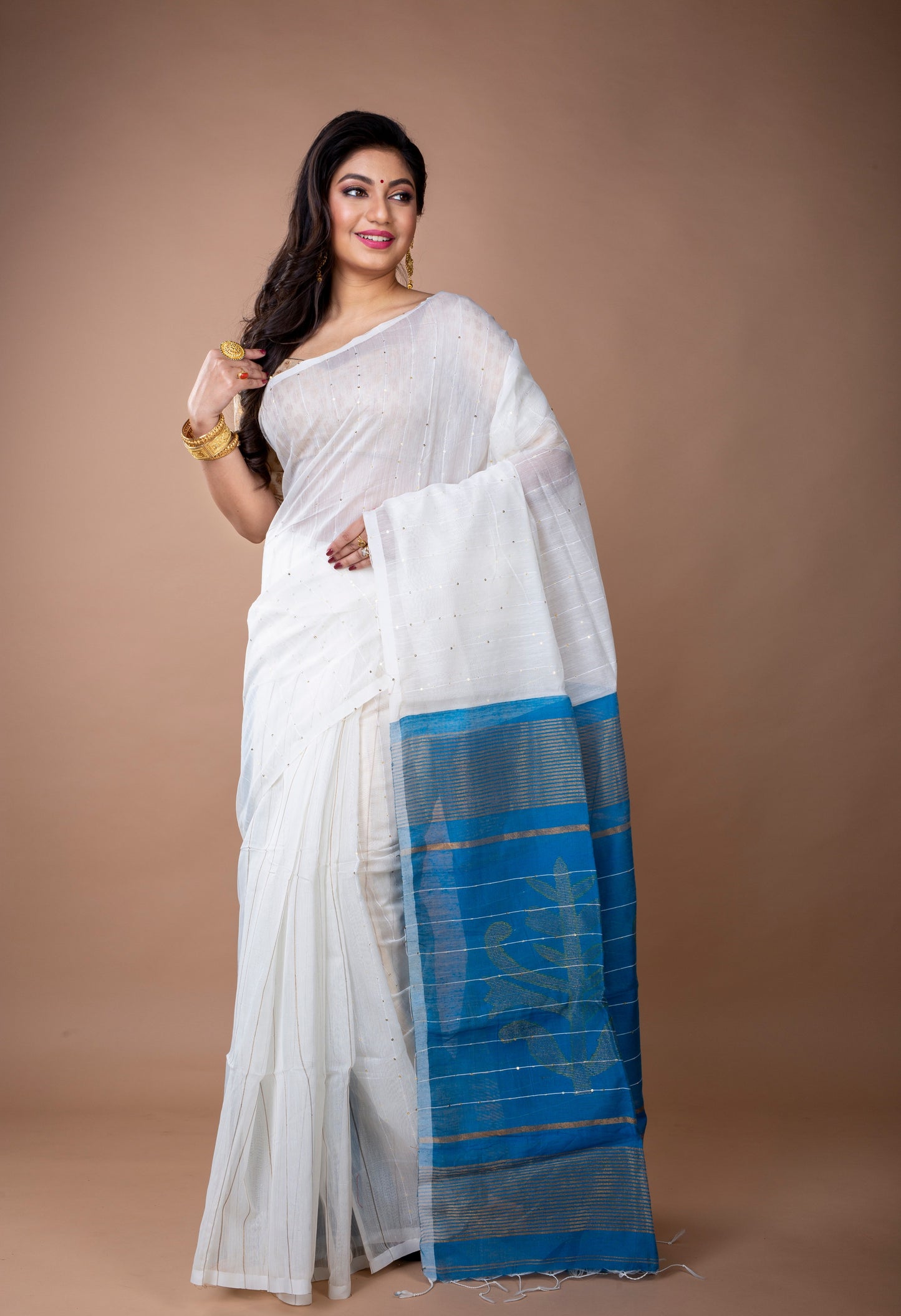 White 'Chumki-Kaj' Handloom Saree with Blue Anchal - ArtisanSoul