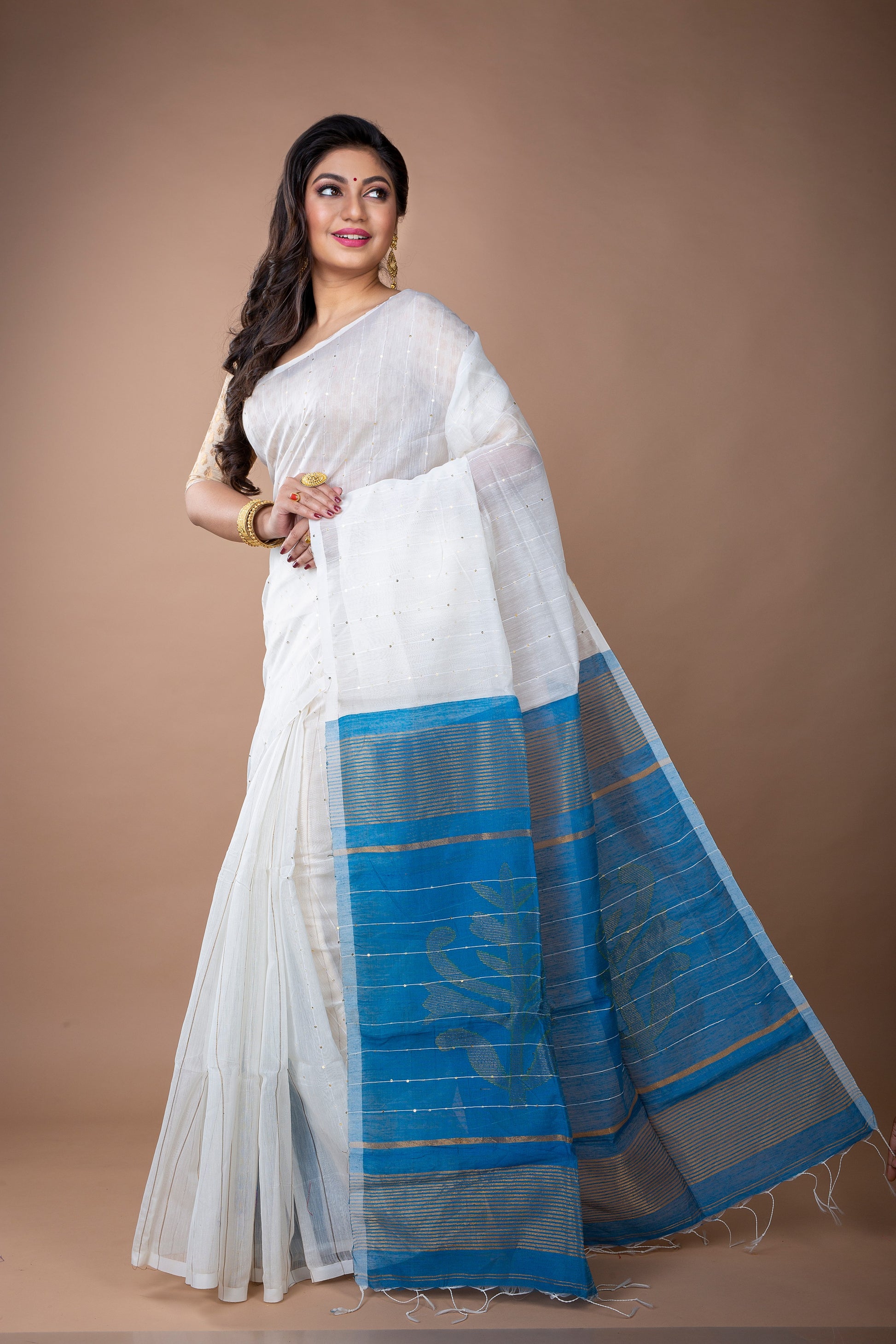 White 'Chumki-Kaj' Handloom Saree with Blue Anchal - ArtisanSoul